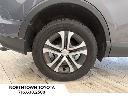 Used 2016 Toyota RAV4 LE image 8