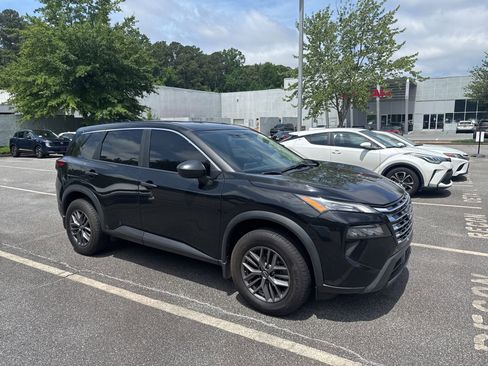 Used 2024 Nissan Rogue S FWD image 3