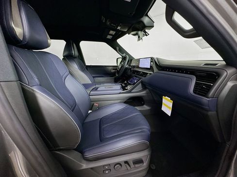 New 2026 INFINITI QX80 4WD w/ Sport Exterior Package image 38