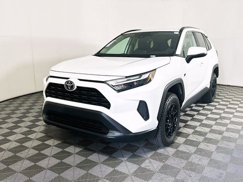 Used 2023 Toyota RAV4 XLE FWD image 7