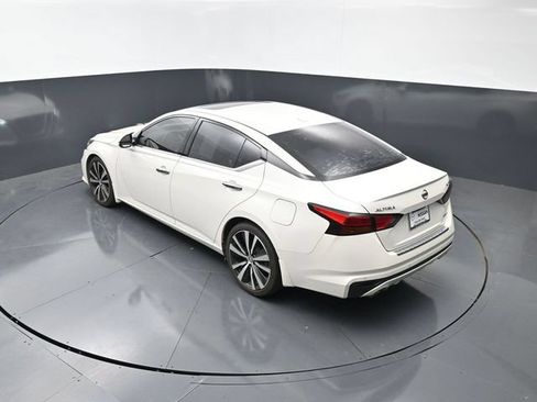 Used 2020 Nissan Altima 2.0 Platinum FWD image 15