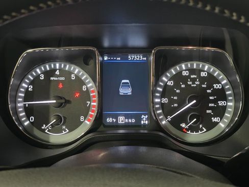 Used 2019 Nissan Titan S image 7