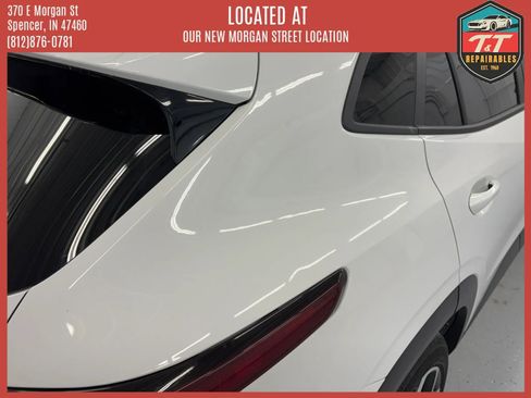 Used 2024 Chevrolet Trax RS w/ Sunroof Package FWD image 23