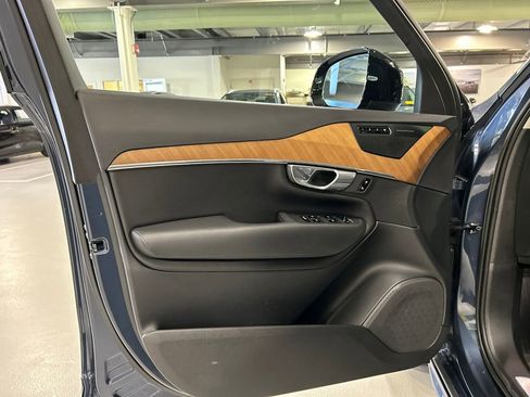 Used 2023 Volvo XC90 T8 Plus w/ Protection Package Premier AWD/4WD image 9