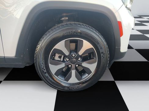 Used 2024 Jeep Grand Cherokee Limited 4xe image 14