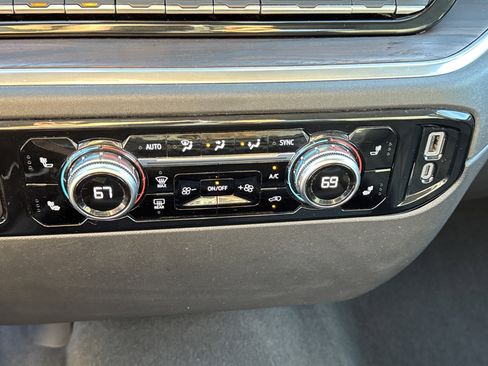 Used 2025 GMC Sierra 1500 SLT image 20