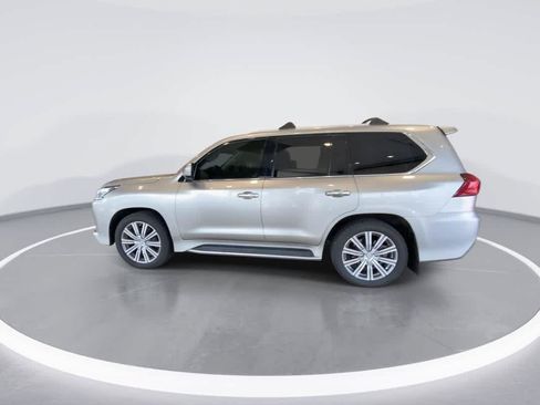 Used 2017 Lexus LX 570 4WD w/ Luxury Package image 5