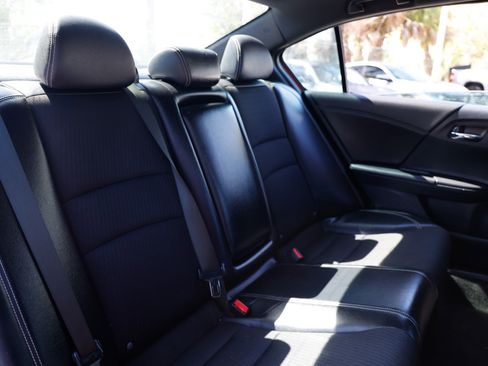 Used 2016 Honda Accord Sport image 18