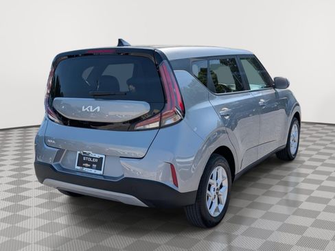 Used 2024 Kia Soul S FWD image 5