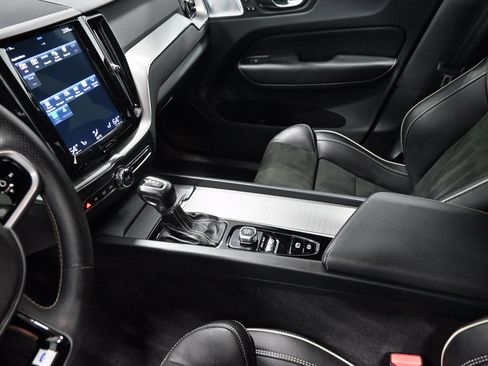 Used 2019 Volvo XC60 T6 R-Design w/ Protection Package Premier AWD/4WD image 20