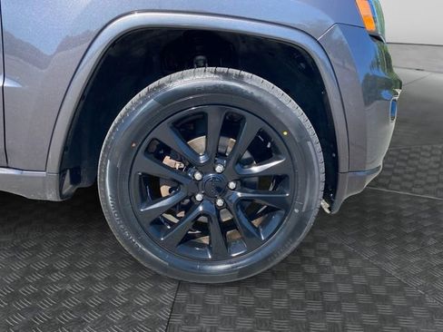 Used 2018 Jeep Grand Cherokee Altitude image 36