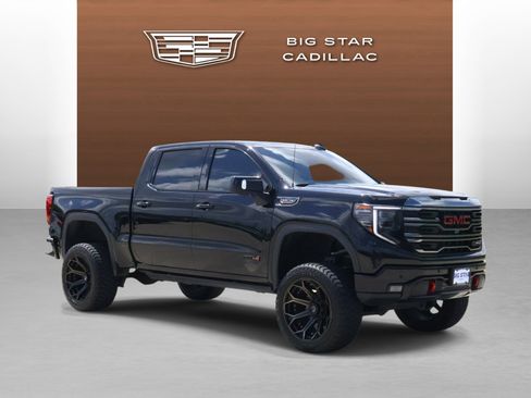 Used 2024 GMC Sierra 1500 AT4 w/ Technology Package AWD/4WD image 7