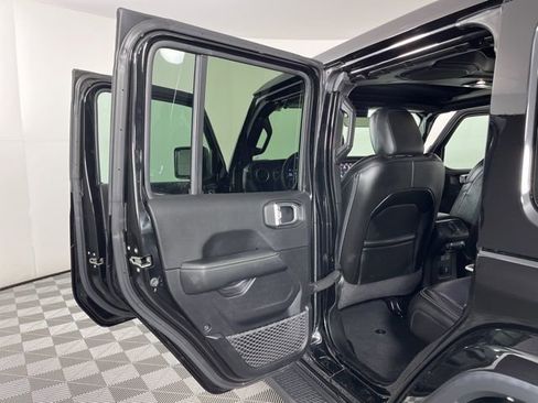 Used 2021 Jeep Wrangler Unlimited Sahara image 38