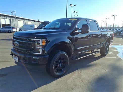 Certified 2022 Ford F250 Lariat w/ Black Appearance Package image 2