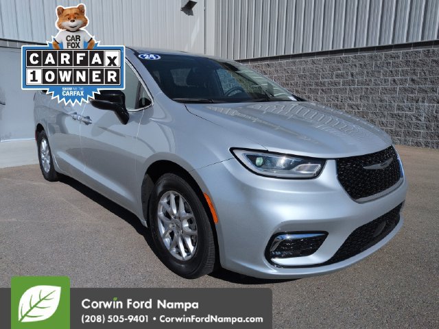 Used 2024 Chrysler Pacifica Touring-L FWD image 1