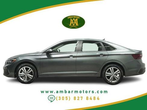 Used 2021 Volkswagen Jetta SE w/ SE Cold Weather Package image 1