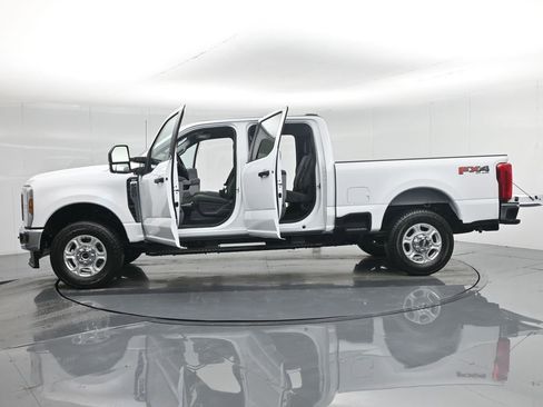 New 2026 Ford F250 XLT w/ FX4 Off-Road Package AWD/4WD image 39