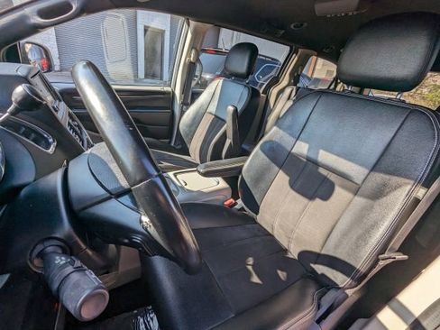 Used 2020 Dodge Grand Caravan SXT image 16