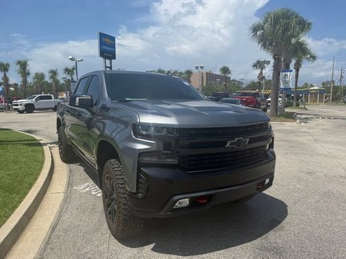 Used 2021 Chevrolet Silverado 1500 LT Trail Boss w/ Convenience Package II AWD/4WD image 2