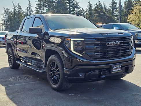 Used 2022 GMC Sierra 1500 Elevation w/ LPO, Elevation Black Package AWD/4WD image 7