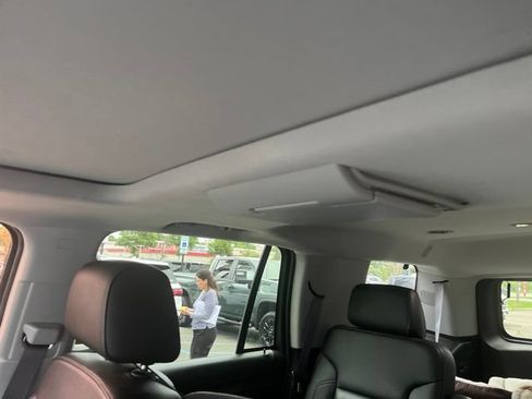 Used 2017 Chevrolet Tahoe Premier AWD/4WD image 6