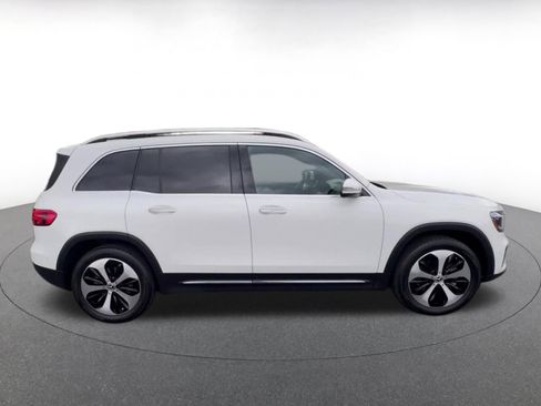 Used 2025 Mercedes-Benz GLB 250 4MATIC image 16