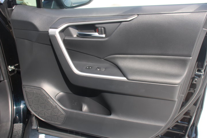 Certified 2025 Toyota RAV4 SE w/ Weather & Moonroof Package AWD/4WD image 21
