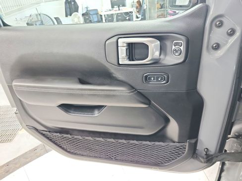 Used 2021 Jeep Wrangler Unlimited Sahara w/ LED Lighting Group image 30