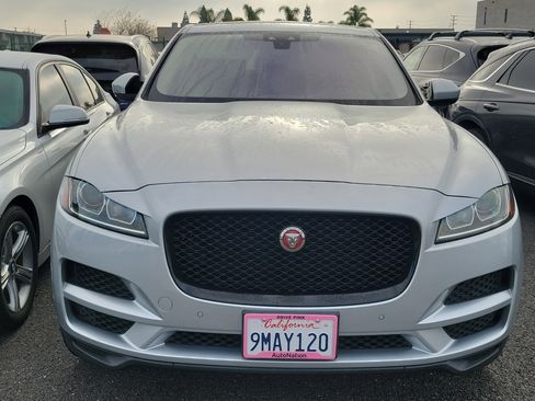 Used 2020 Jaguar F-PACE Premium image 2