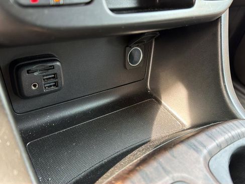 Used 2022 GMC Canyon Denali image 29