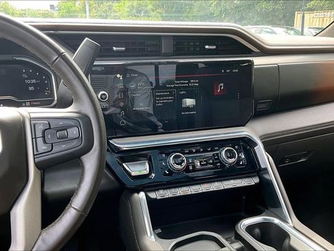 Used 2025 GMC Sierra 3500 Denali w/ Denali Reserve Package AWD/4WD image 10