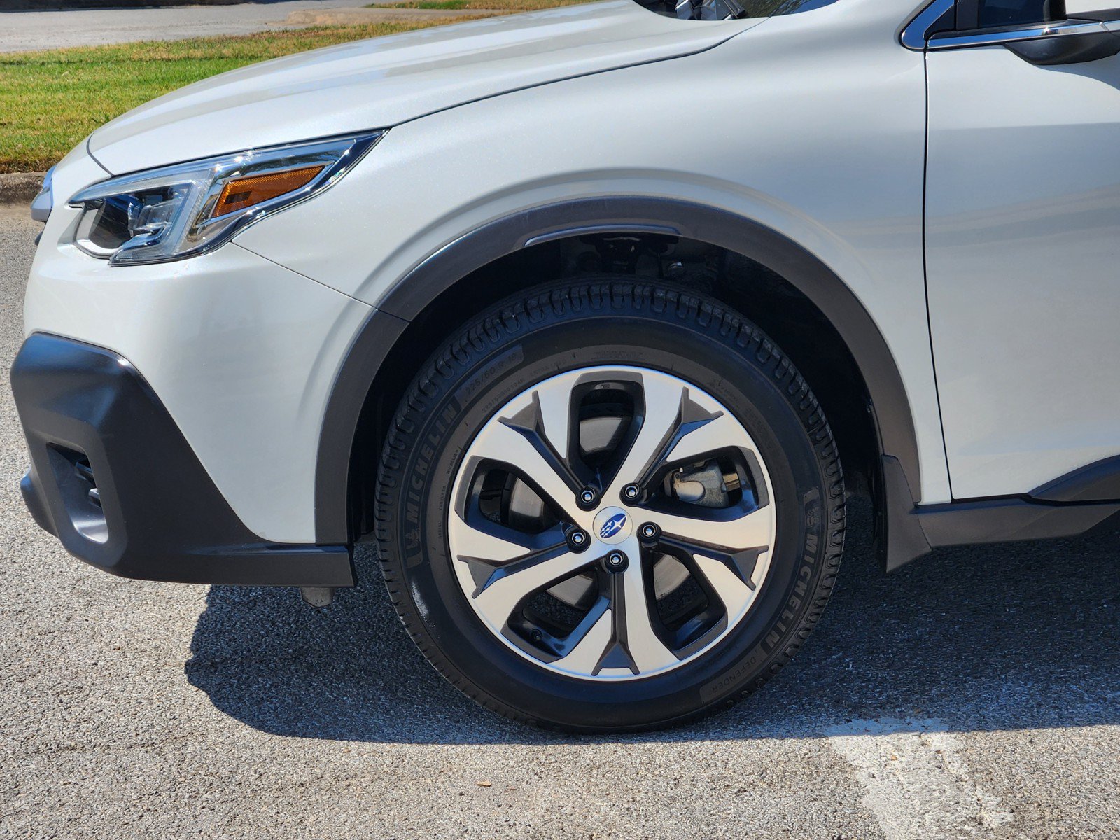 Used 2020 Subaru Outback Limited XT w/ Popular Package #2 AWD/4WD image 27