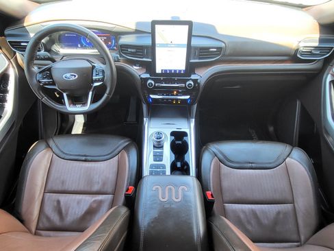 Used 2023 Ford Explorer King Ranch w/ Technology Package image 14