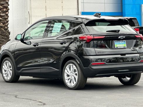 New 2027 Chevrolet Bolt LT w/ Comfort Package FWD image 5