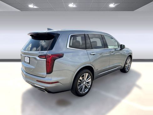 Used 2023 Cadillac XT6 Premium Luxury image 8