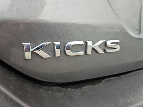 Used 2019 Nissan Kicks S FWD image 25
