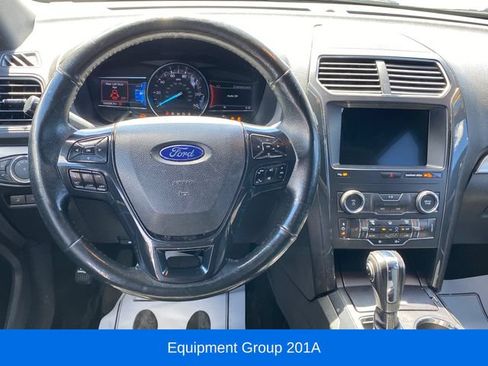 Used 2018 Ford Explorer XLT w/ Equipment Group 201A AWD/4WD image 7