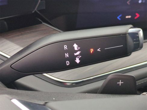 New 2026 Chevrolet Suburban LS image 16