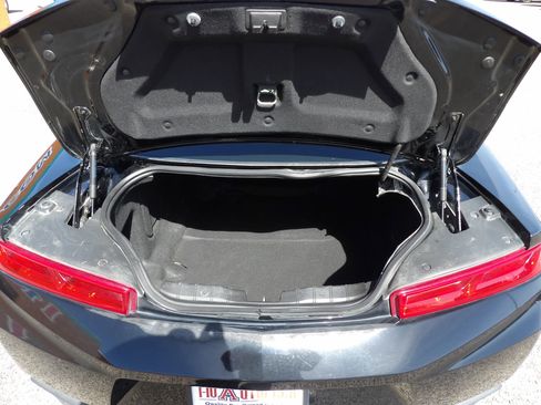 Used 2017 Chevrolet Camaro LT RWD image 19
