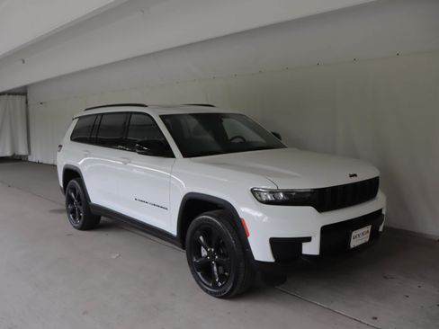 Used 2023 Jeep Grand Cherokee L Laredo AWD/4WD image 1