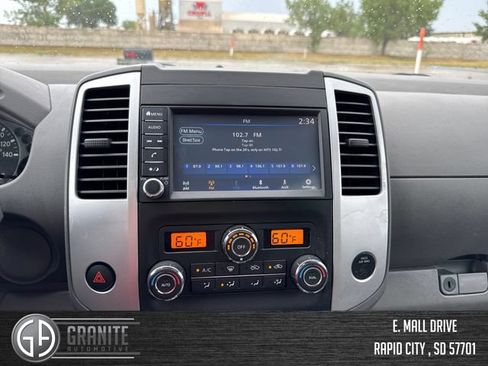 Used 2021 Nissan Frontier SV w/ Midnight Edition Floor Mats AWD/4WD image 18