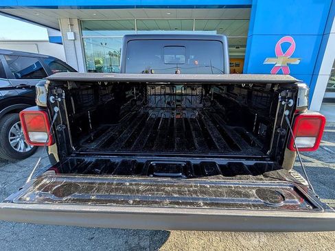 Used 2023 Jeep Gladiator Rubicon image 30
