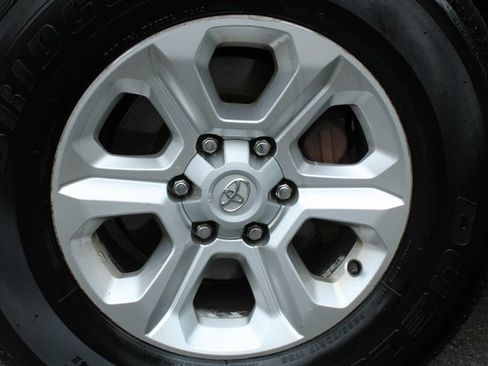 Used 2015 Toyota 4Runner SR5 Premium image 8