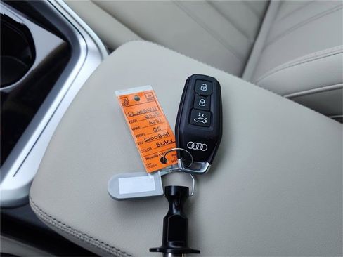 Certified 2025 Audi Q5 Premium w/ Convenience Package image 29