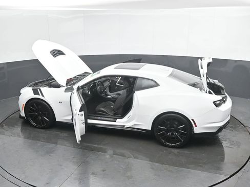 Used 2019 Chevrolet Camaro SS image 55