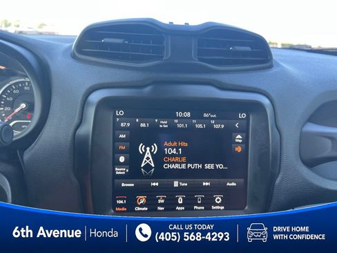Used 2023 Jeep Renegade Latitude AWD/4WD image 28