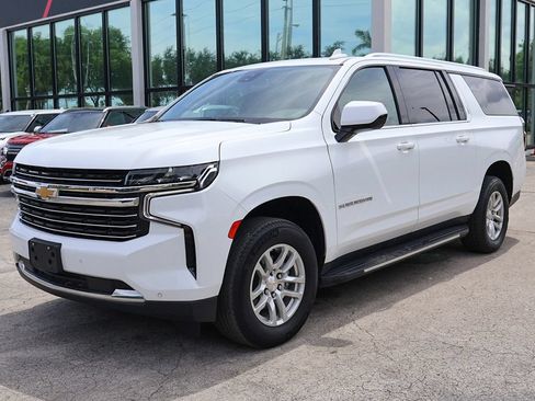 Used 2024 Chevrolet Suburban LT AWD/4WD image 9