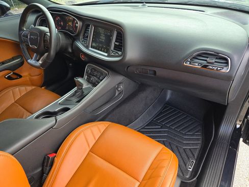 Used 2015 Dodge Challenger SRT Hellcat RWD image 27