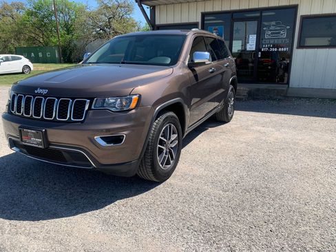 Used 2019 Jeep Grand Cherokee Limited image 4