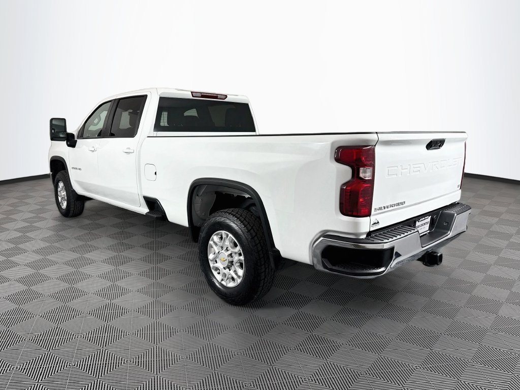 Used 2023 Chevrolet Silverado 2500 LT AWD/4WD image 5